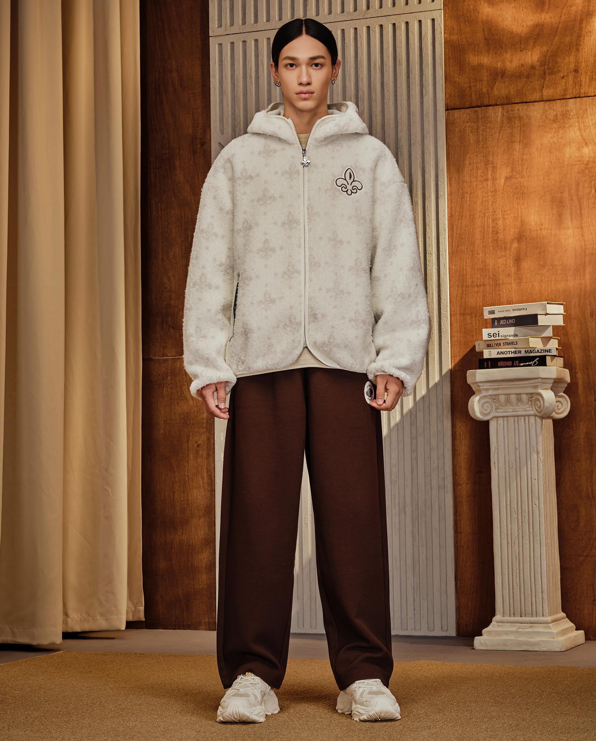 1010619-948 | MEN'S ALL-OVER IRIS LOGO FUZZY COTTON JACKET | WHT POLKA DOTS IRIS