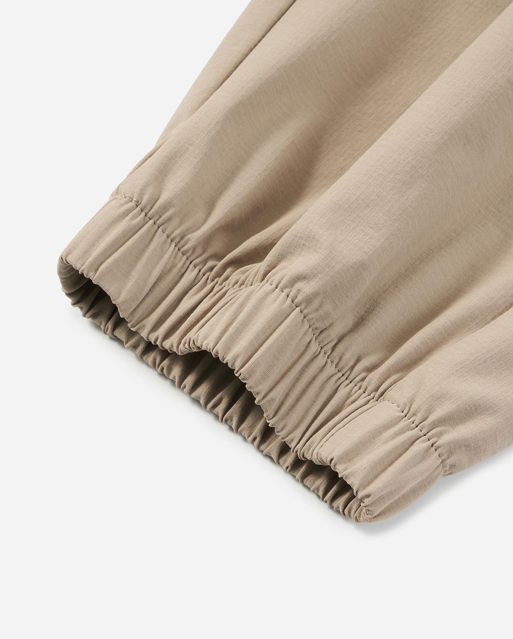 1011342-050 | MEN'S PALLADIUM LOGO JOGGER PANTS | MOON ROCK