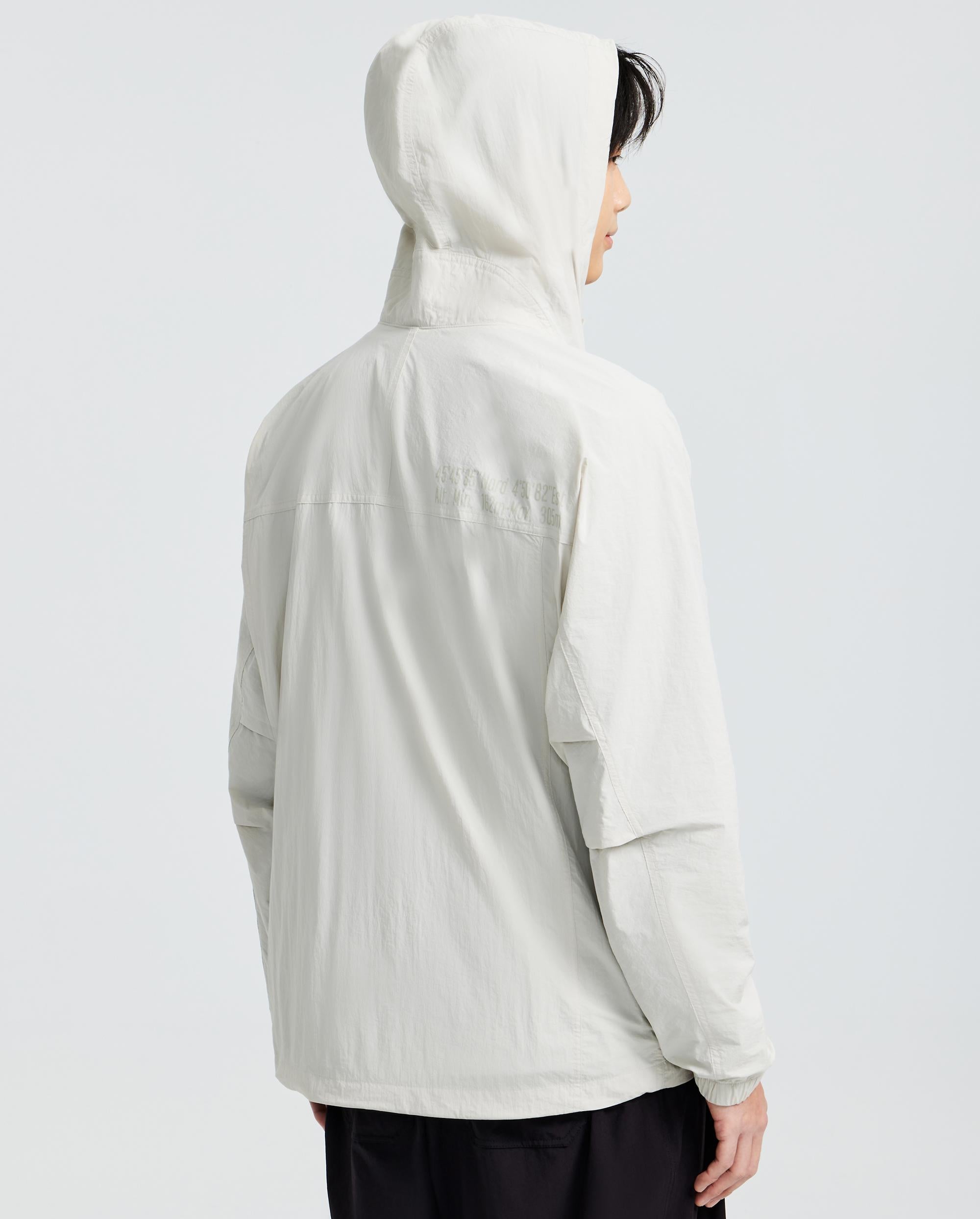 1011528-090 | MEN'S CARGO HOODED JACKET | GLACIER GREY