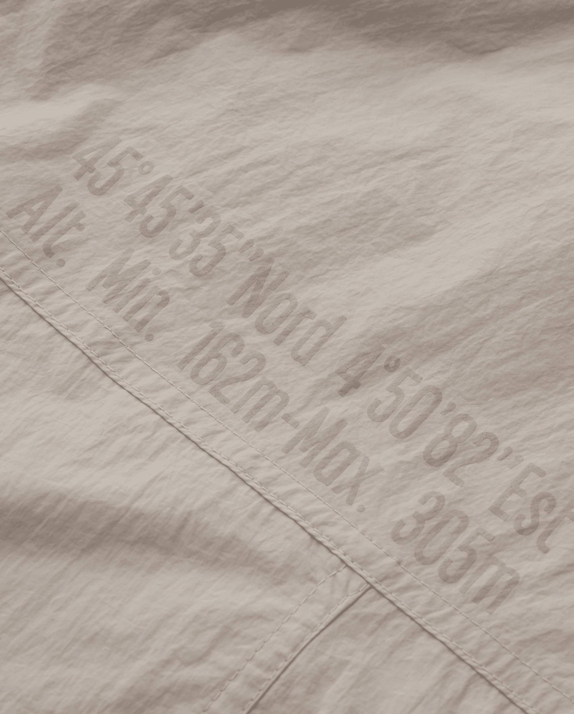 1011528-090 | MEN'S CARGO HOODED JACKET | GLACIER GREY