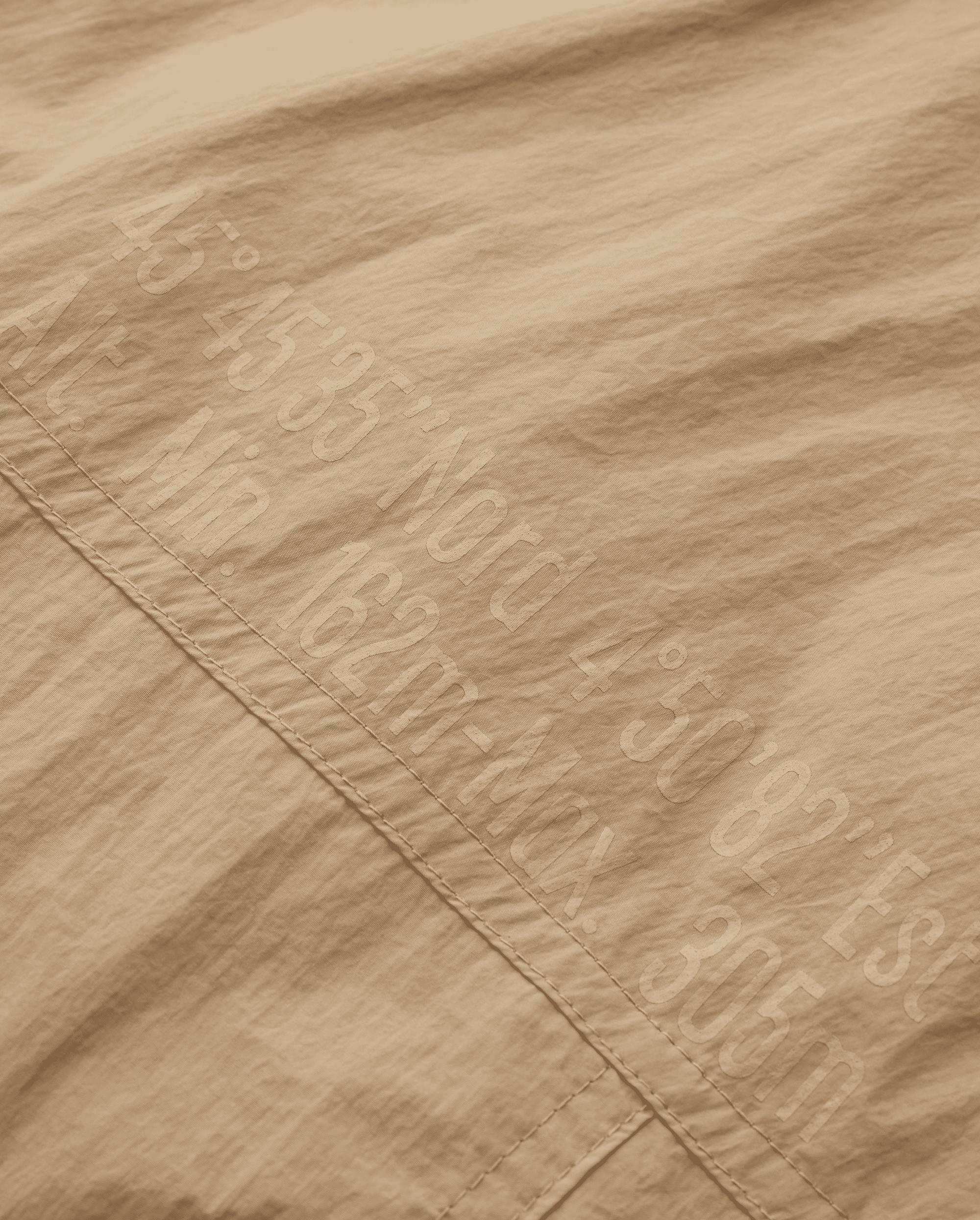 1011528-257 | MEN'S CARGO HOODED JACKET | WARM SAND