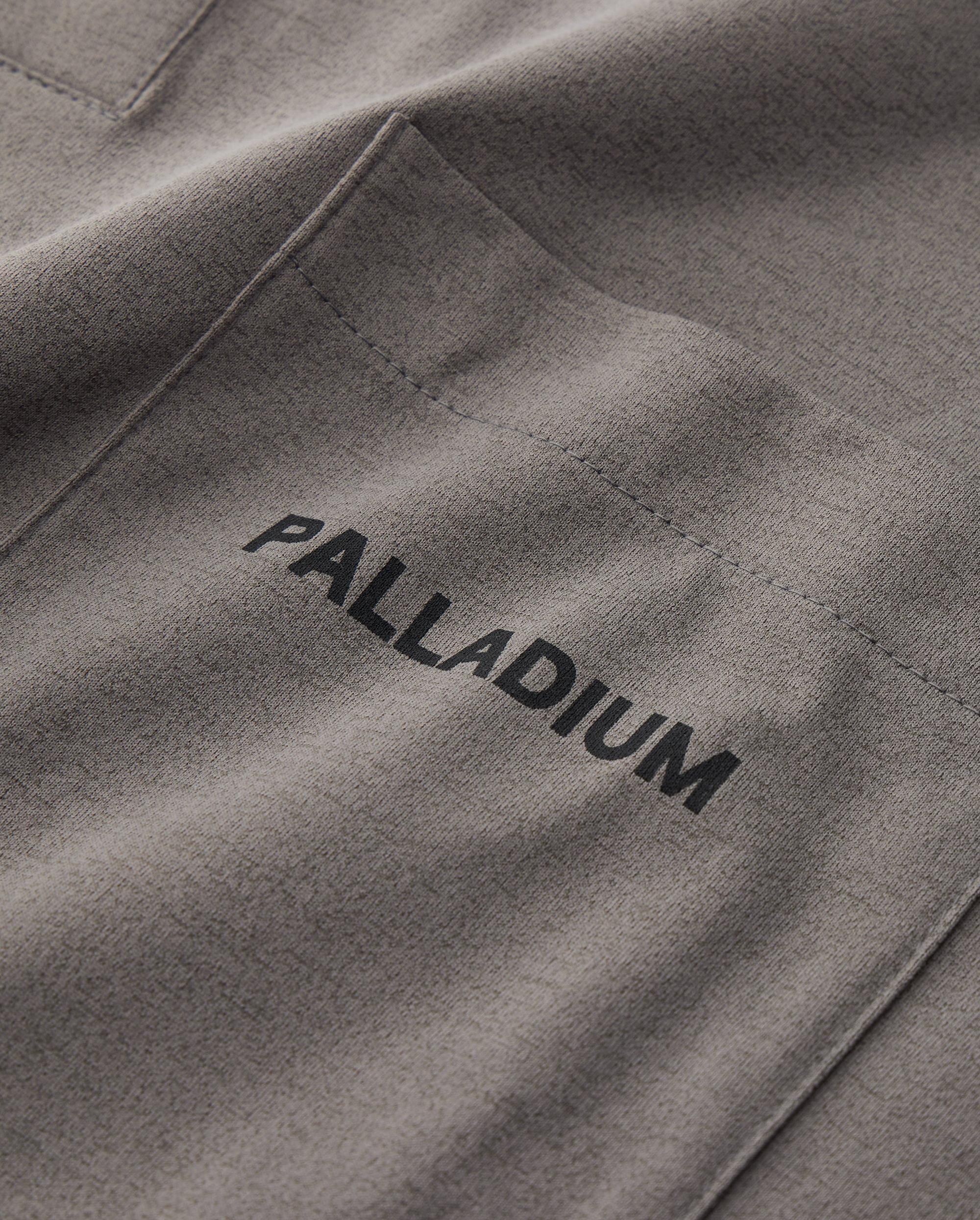 1011533-006 | MEN'S LOGO HENLEY COLLAR POCKET T-SHIRT | IRON GREY