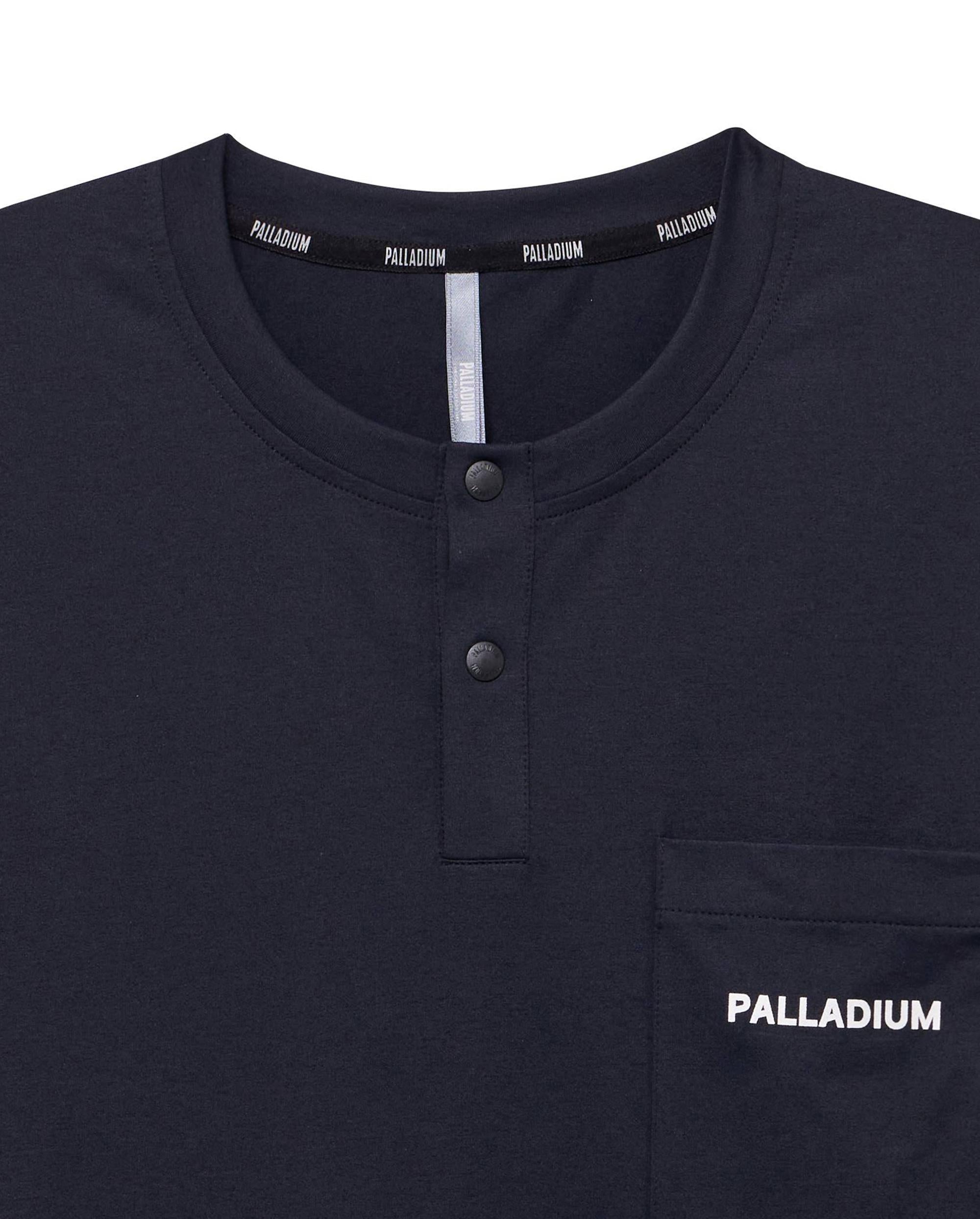 1011533-008 | MEN'S LOGO HENLEY COLLAR POCKET T-SHIRT | BLACK