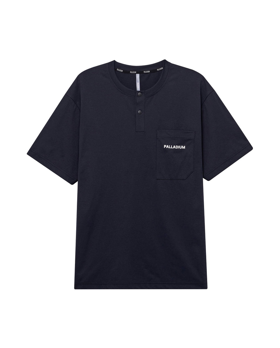 1011533-008 | MEN'S LOGO HENLEY COLLAR POCKET T-SHIRT | BLACK