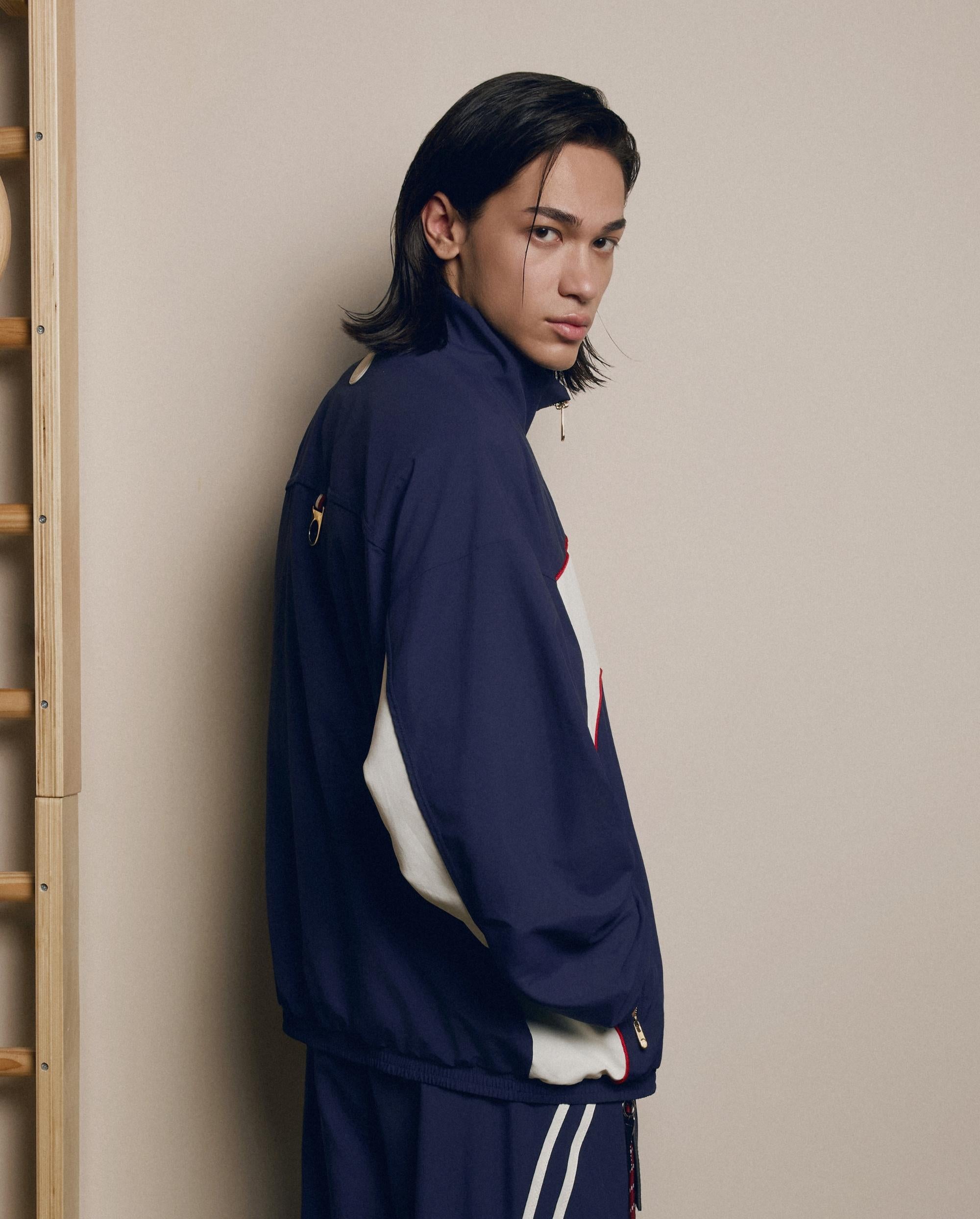 1011858-453 | MEN'S IRIS LOGO COLOR BLOCKS LOOSE FIT JACKET | MARITIME BLUE