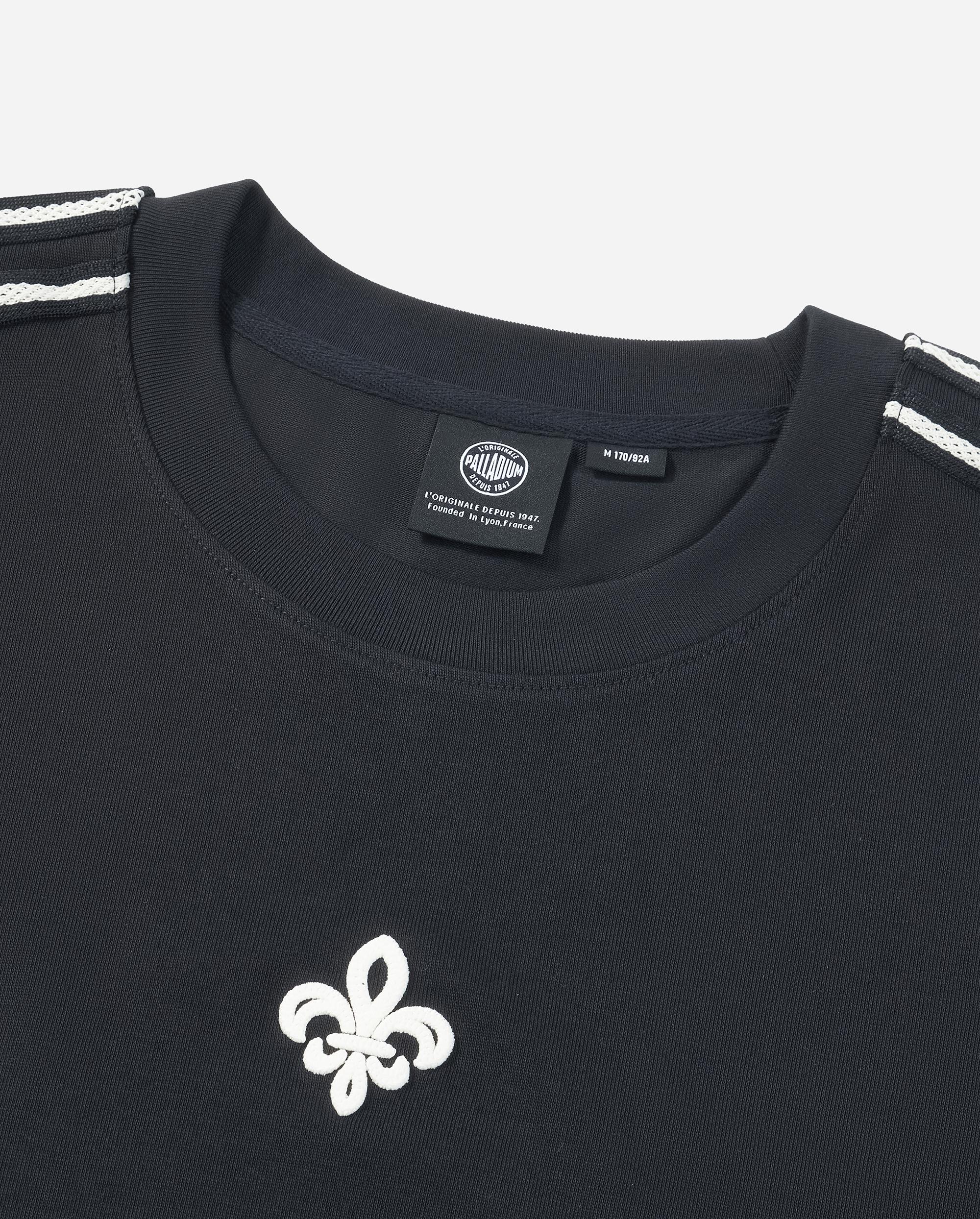 1011898-032 | MEN'S IRIS LOGO LOOSE FIT SIDE STRIPED T-SHIRT | TAP SHOE