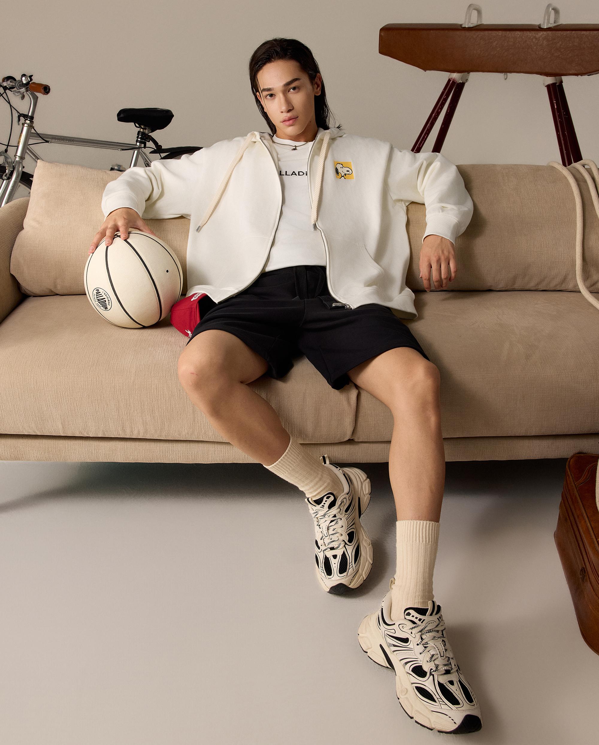 1012567-262 | PALLADIUM X SNOOPY LOGO LOOSE FIT HOODED JACKET | MARSHMALLOW