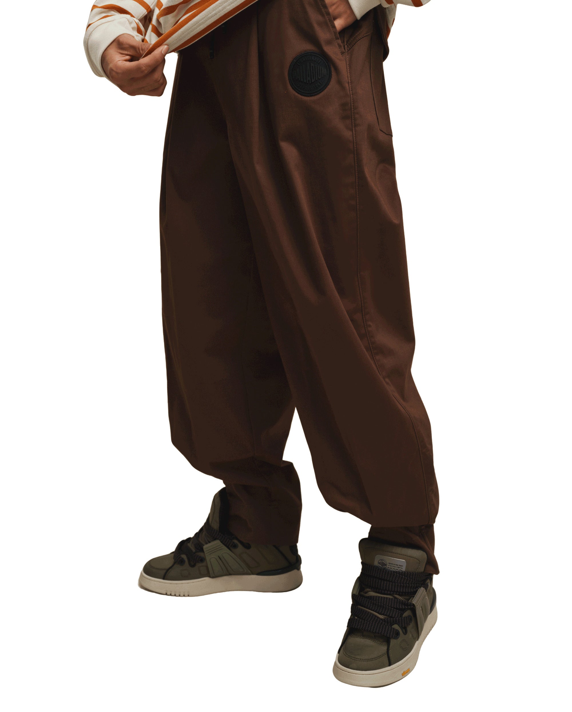 107759-298 | MEN'S PALLADIUM LOGO PANTS | COCOA