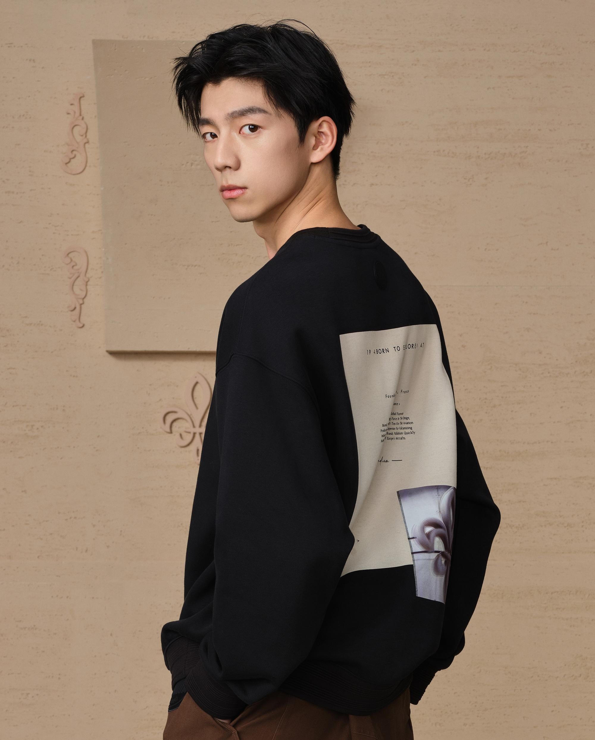 109717-032 | MEN'S PALLADIUM LOGO LOOSE FIT SWEATSHIRT | TAP SHOE