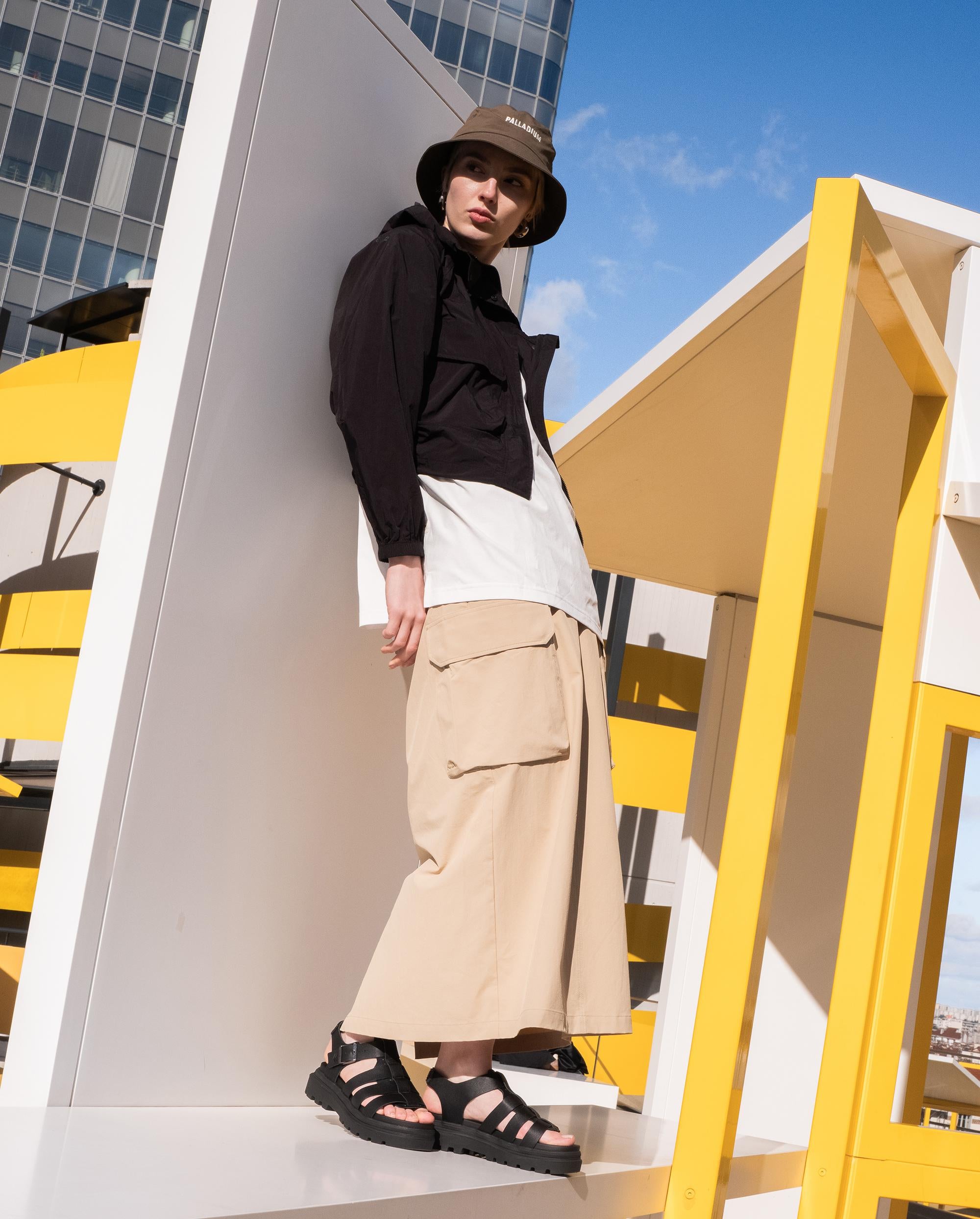 1911536-008 | WOMEN'S CARGO HOODED JACKET | BLACK