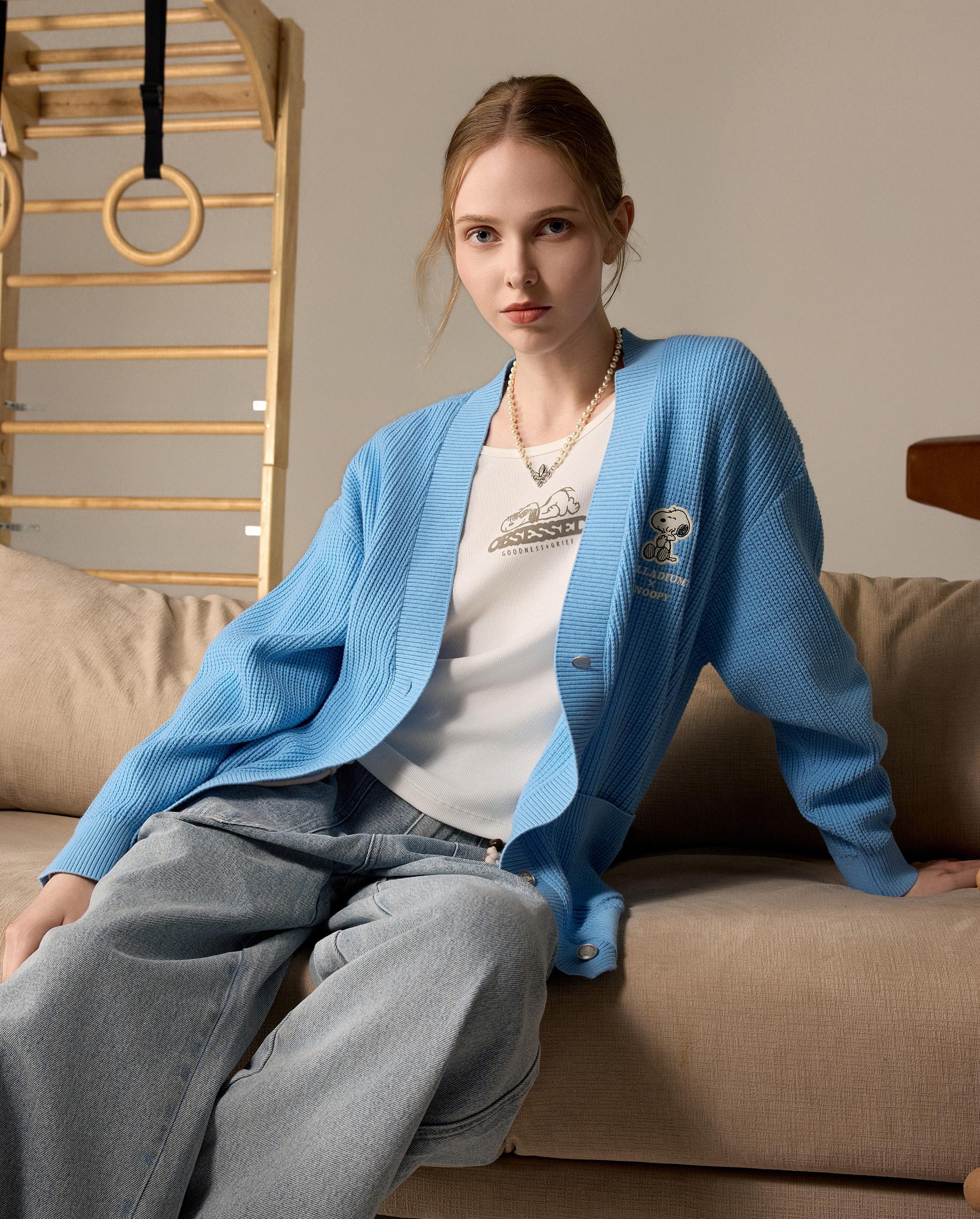 1912580-577 | PALLADIUM X SNOOPY WOMEN'S LOOSE FIT LOGO CARDIGAN | ALASKAN BLUE