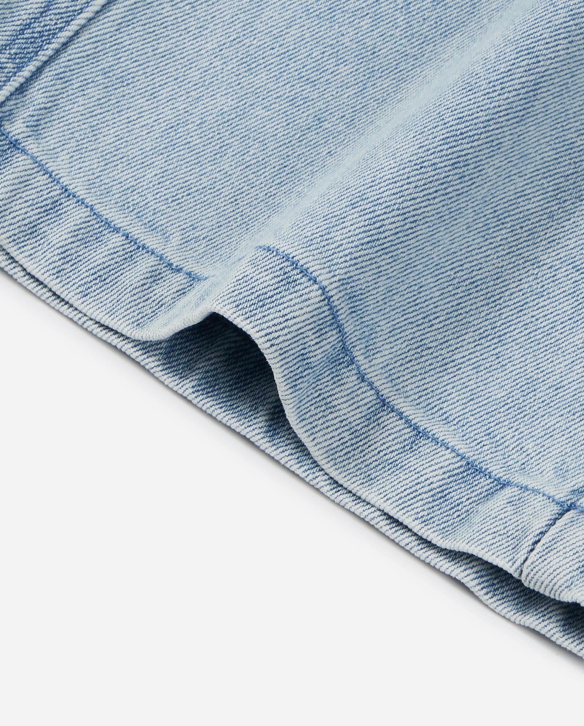 1912827-573 | WOMEN'S EMBROIDERED IRIS LOGO WASHED DENIM JEANS | NANTUCKET BREEZE