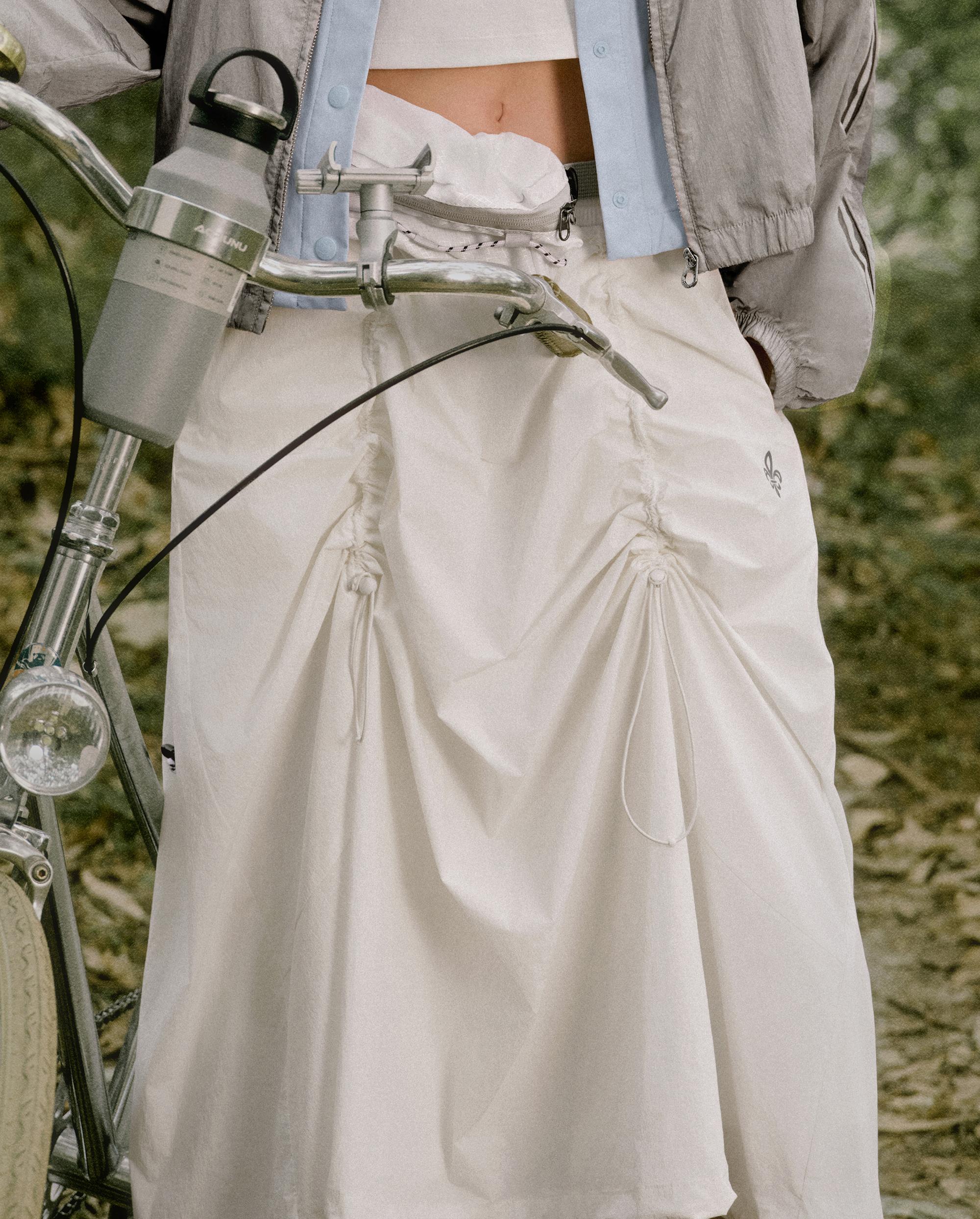 1913047-262 | WOMEN'S IRIS LOGO MIDI SKIRT | MARSHMALLOW