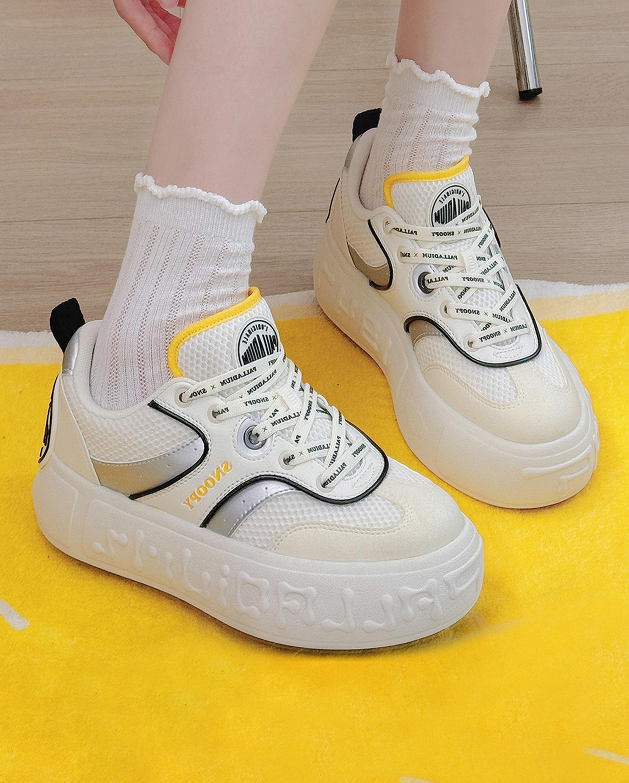 94738-102-M | PALLADIUM X SNOOPY WOMEN'S PALLANOTE SNEAKERS | WHITE/BLACK