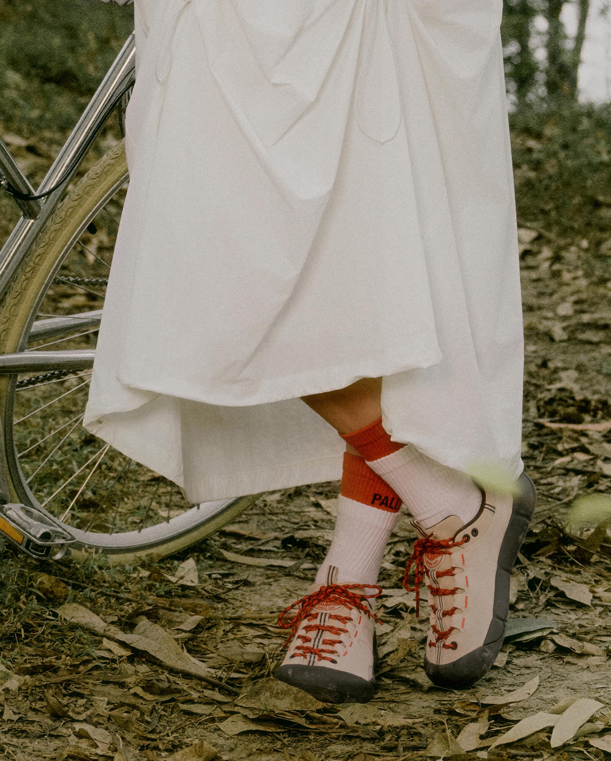 99638-213-M | WOMEN'S PALLAHIKE SNEAKERS | HK/BK