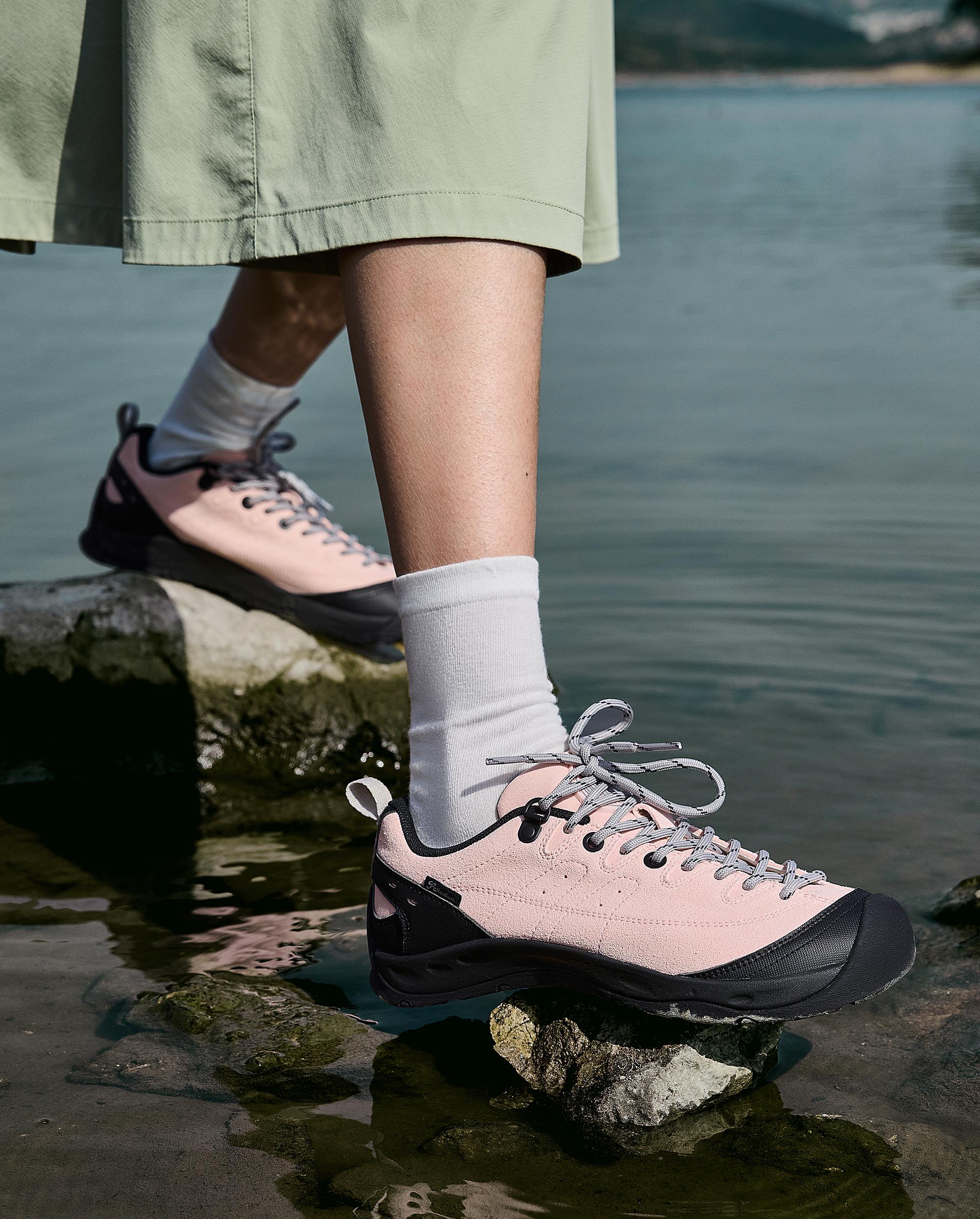 99638-669-M | WOMEN'S PALLAHIKE SNEAKERS | PK/BK