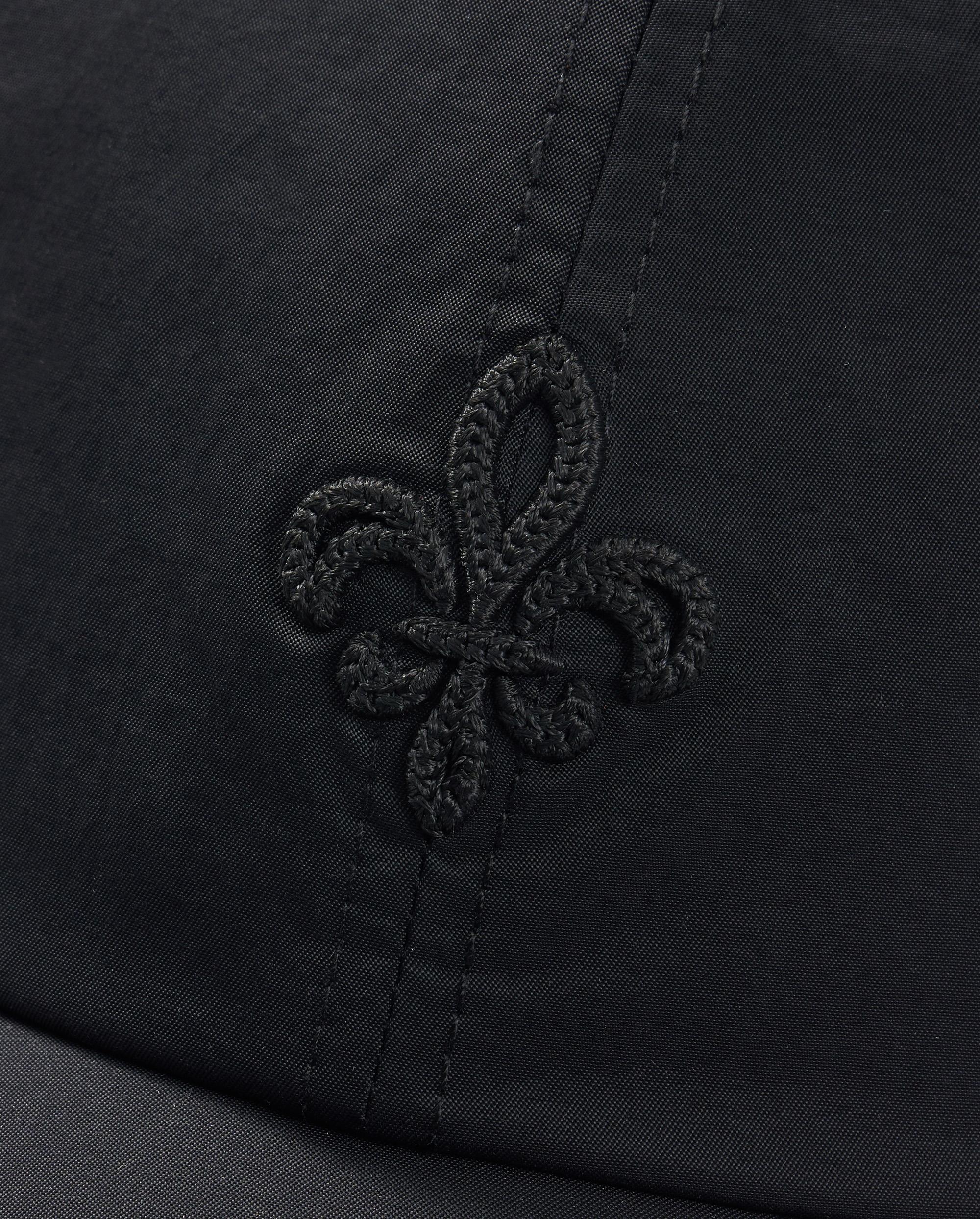 C3604-032 | IRIS LOGO CAP | TAP SHOE